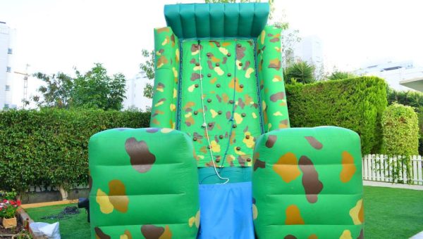 קיר טיפוס מתנפח